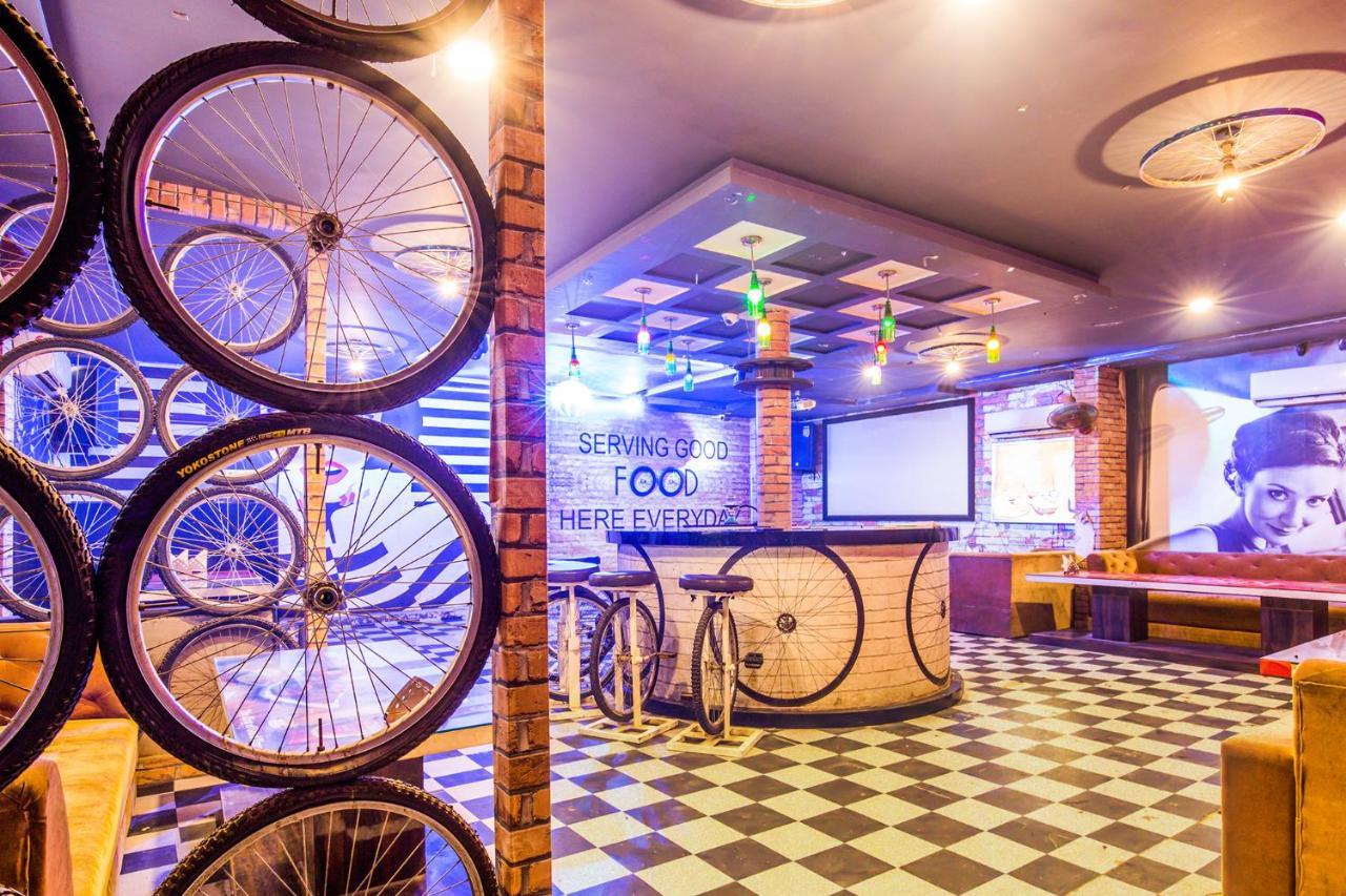 Fabhotel Star Of Taj Restobar Fatehabad Road Agra  Dış mekan fotoğraf